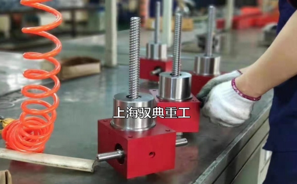 絲桿升降機(jī)的精度高低與質(zhì)量有關(guān)嗎